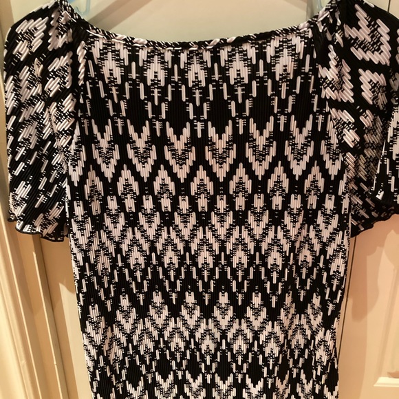 Flowy dress too - Picture 2 of 2